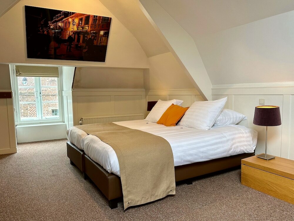 Фото Long John’s Hotel