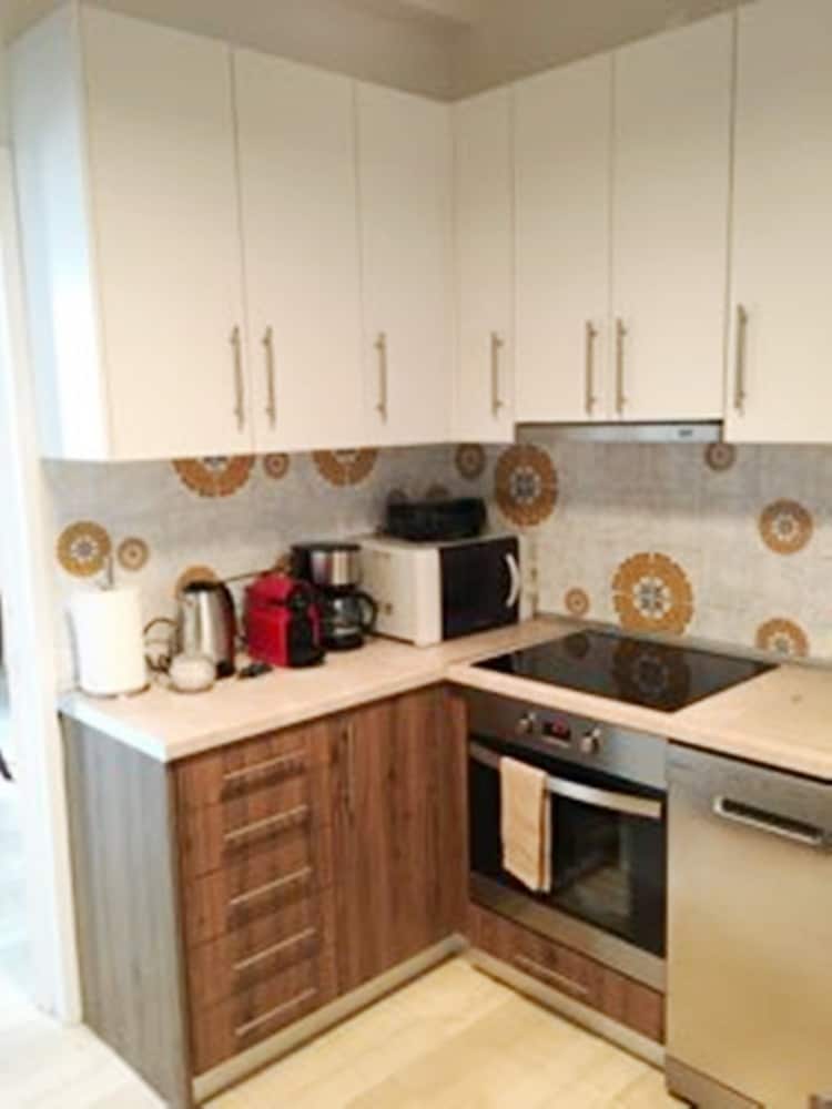 Фото A Stroll to the Acropolis Athenian Homes