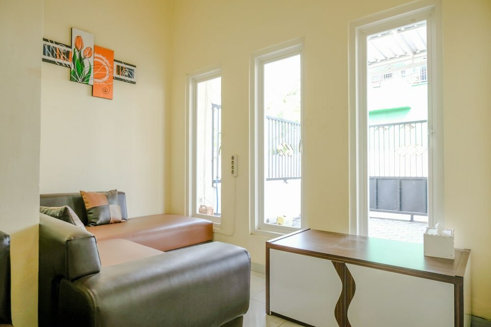 Фото Spot On 1878 Griya Bunda Family