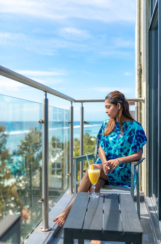 Фото Отель White Beach Holiday