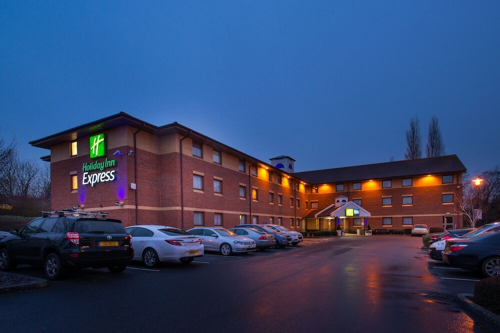 Фото Holiday Inn Express Taunton East, an Ihg Hotel