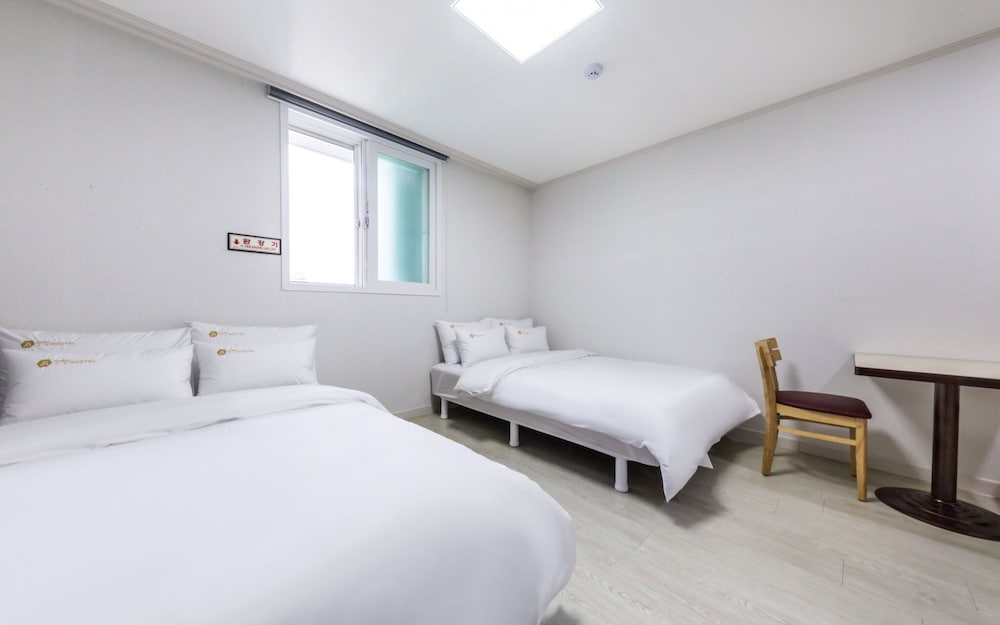 Фото Guro JS Hotel