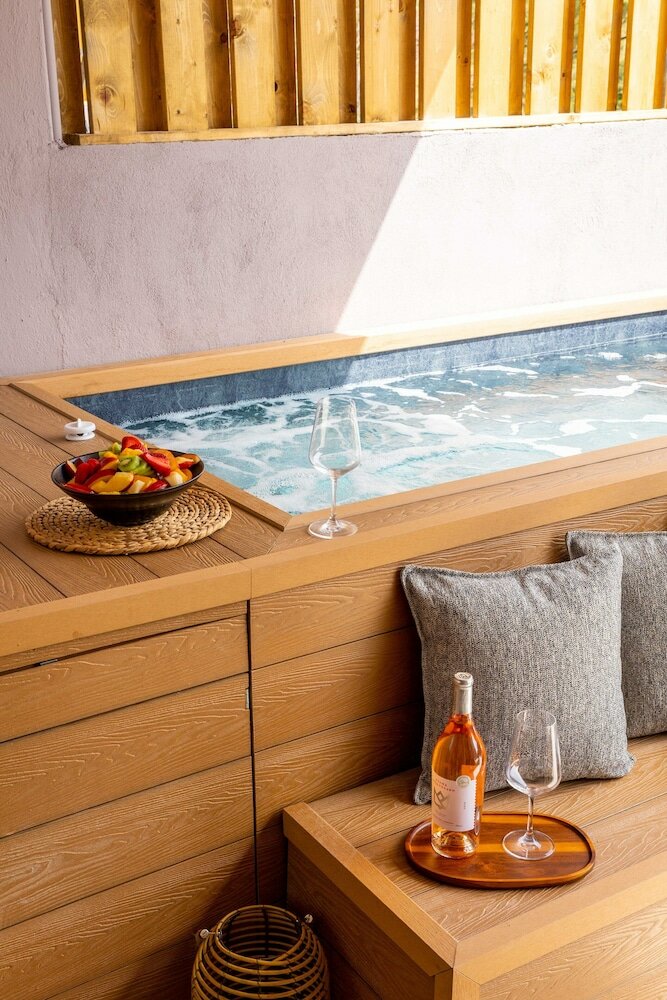 Фото Avaton Suites & Villa Philian Collection