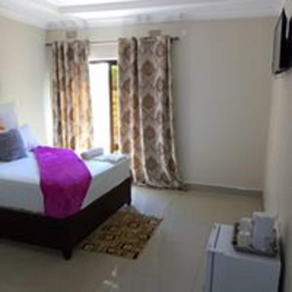 Фото Manjazi Hotels