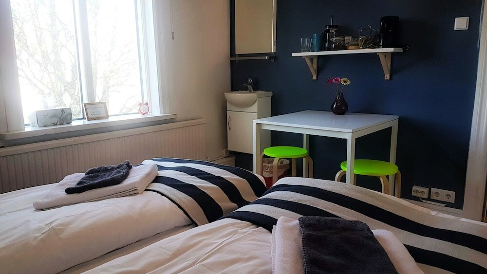 Фото Refurinn Reykjavik Guesthouse - Hostel