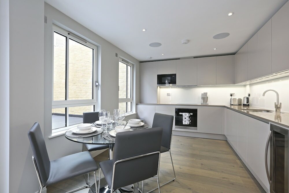 Фото Lux St James Apartment Central London with Wifi - by City Stay London