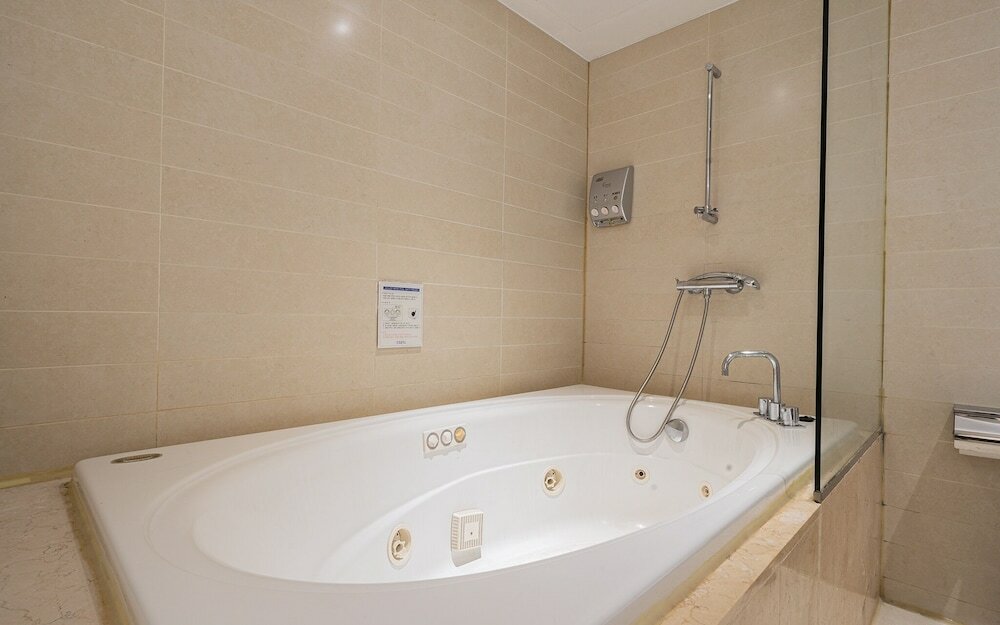 Фото Yeoksam Bare