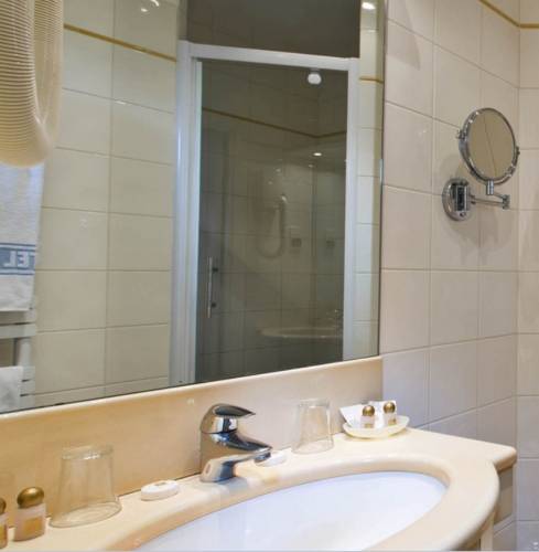 Фото Hotel De Suez