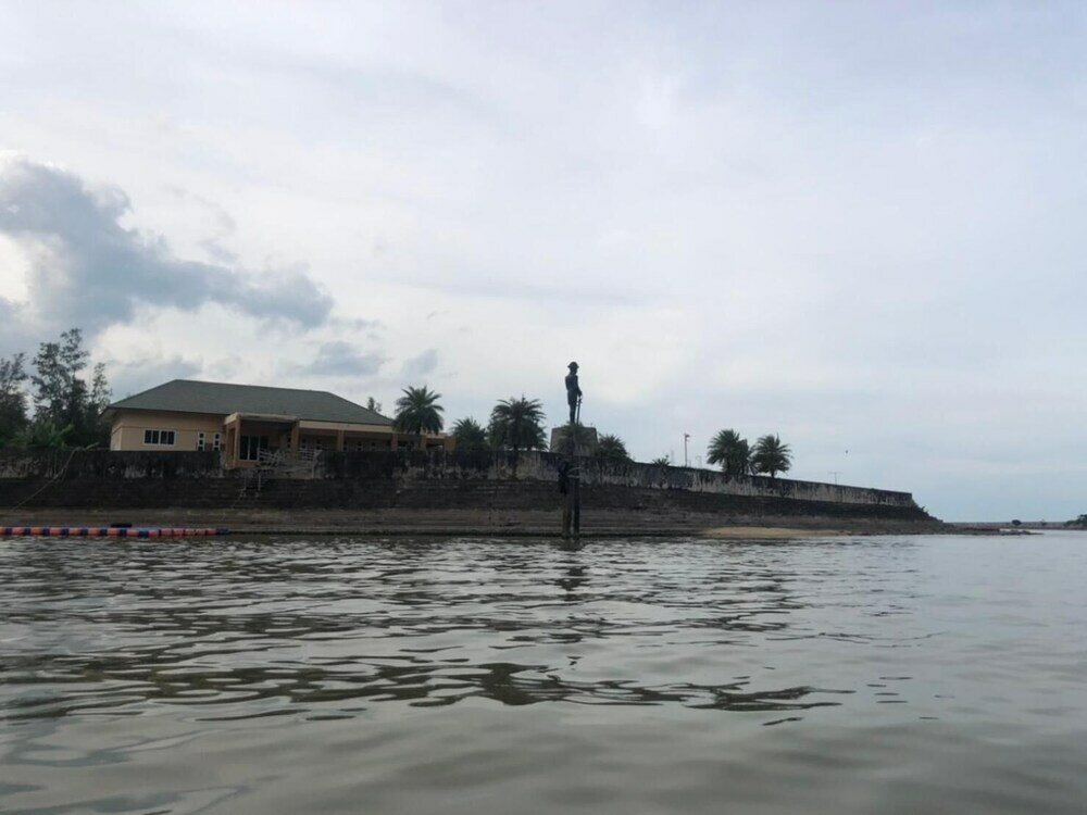 Фото Chaiyai River Front Hotel