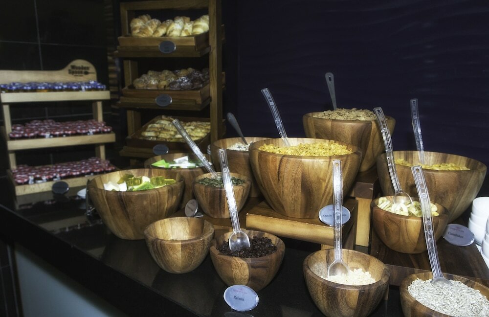 Фото Crowne Plaza London - Ealing