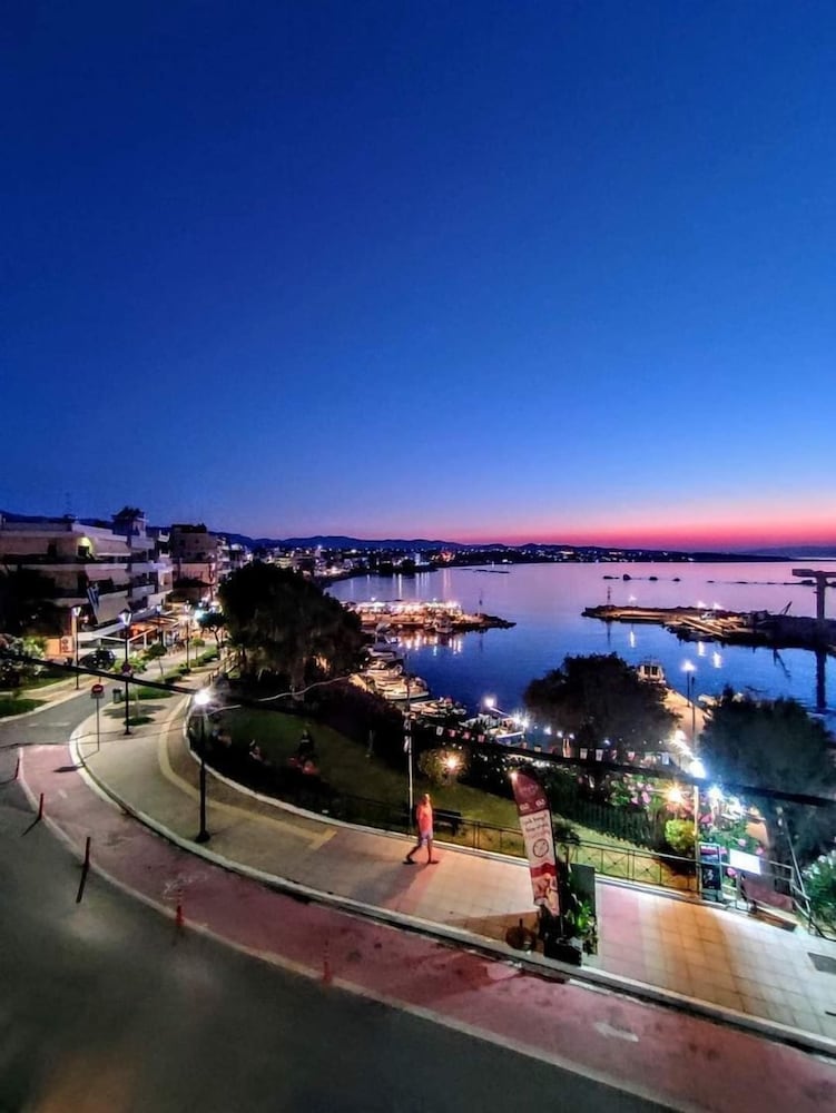 Фото Yakinthos Hotel