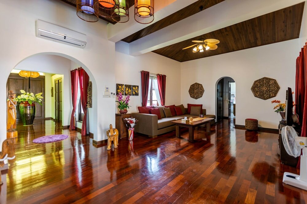 Фото Bali Style Mansion In Great Location Hg