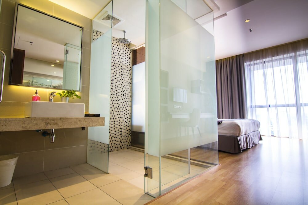 Фото D'majestic Place by Homes Asian 4