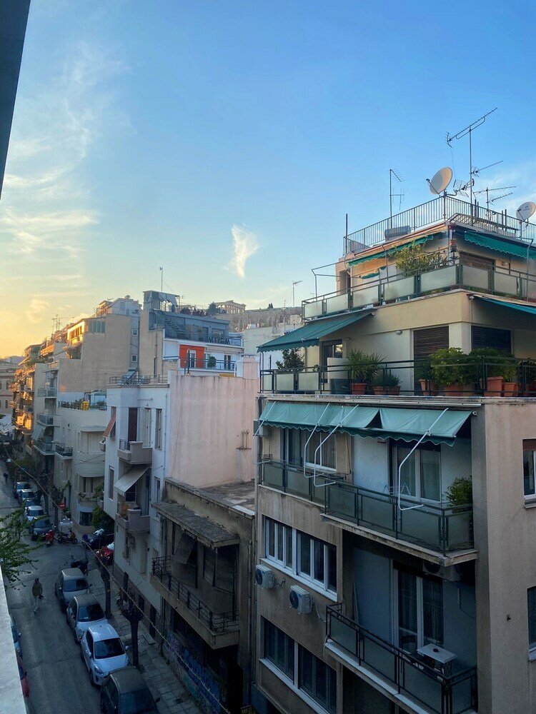 Фото A Stroll to the Acropolis Athenian Homes