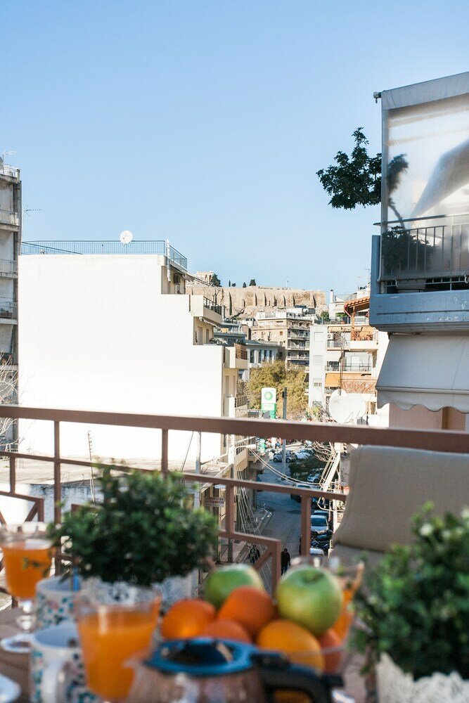 Фото Nephiria's Boho House with Acropolis View