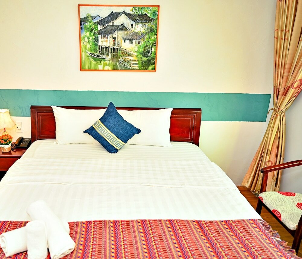 Фото Hanz Cosmos Central Hotel