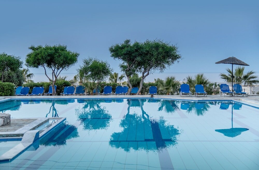 Фото Semiramis Village