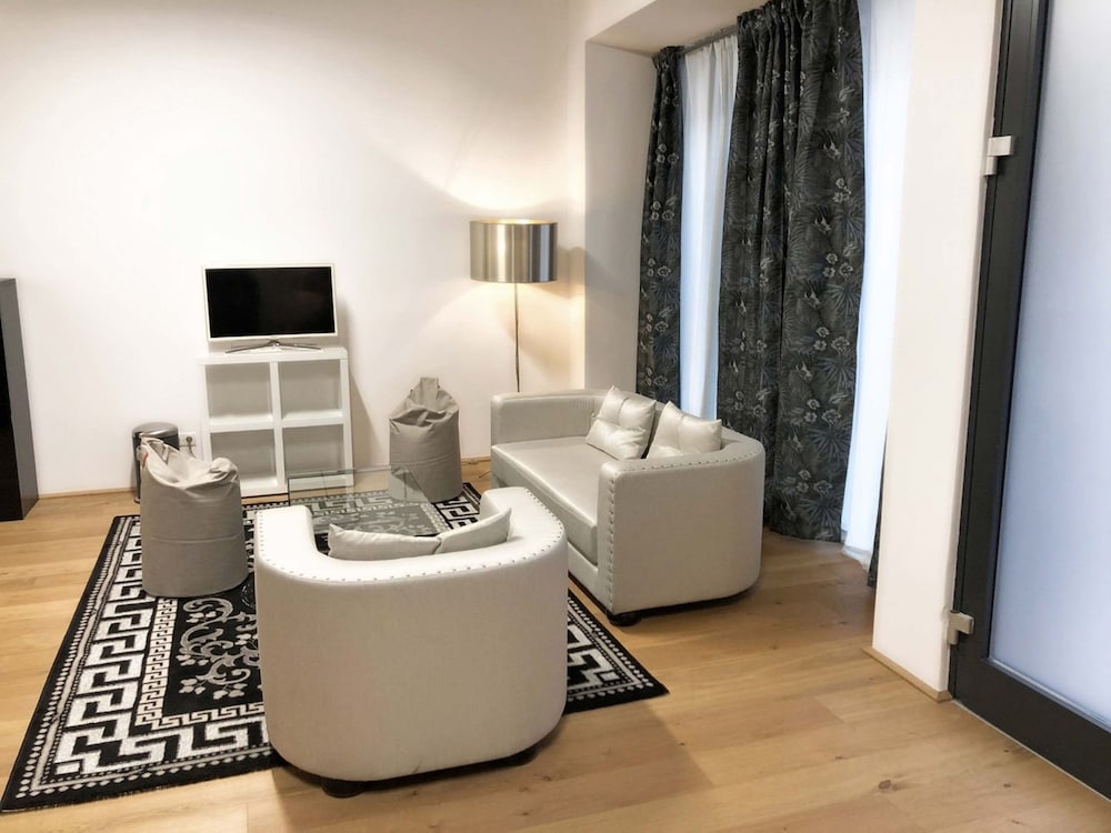 Фото Street Living Hotel