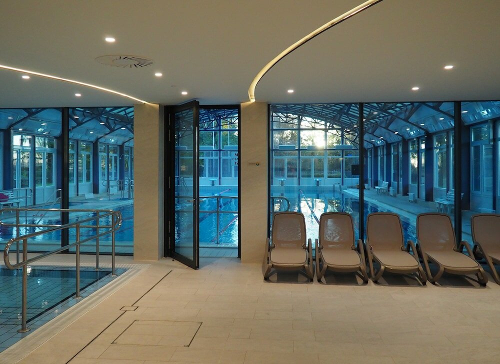 Фото Hotel OTP Balatonszemes