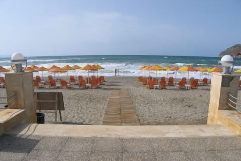 Фото Marina Sands Art Hotel