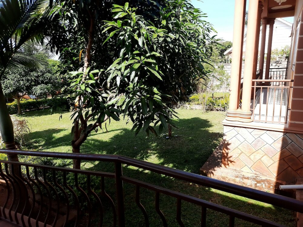 Фото Airport Side Hotel Entebbe