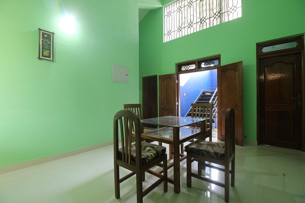 Фото Oyo 39345 Chrisander's Resort