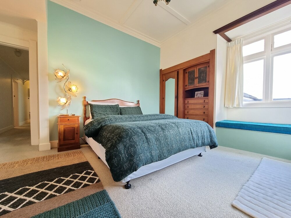 Фото 4 Bedroom Character House Papakura