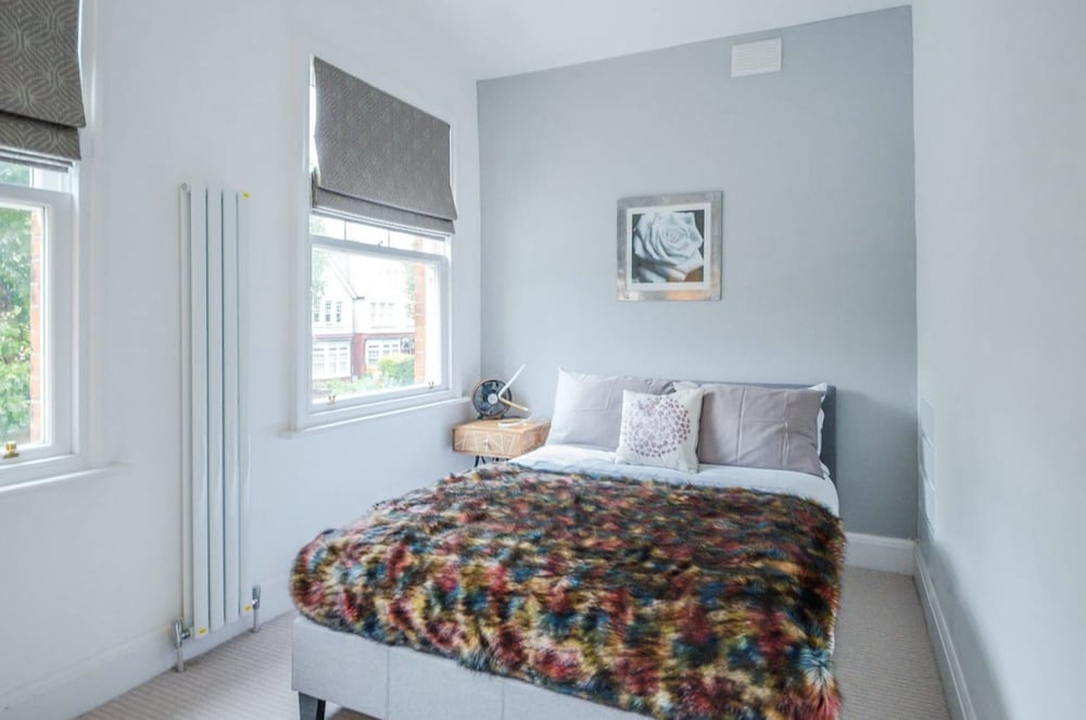 Фото Brondesbury Apartments