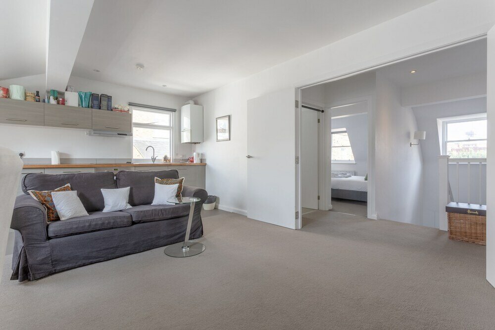 Фото Bright & Airy 1 Bedroom Apartment in Central London