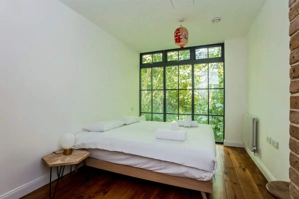 Фото Cosy 2 Bedroom Apartment With Great Outdoor Balcony