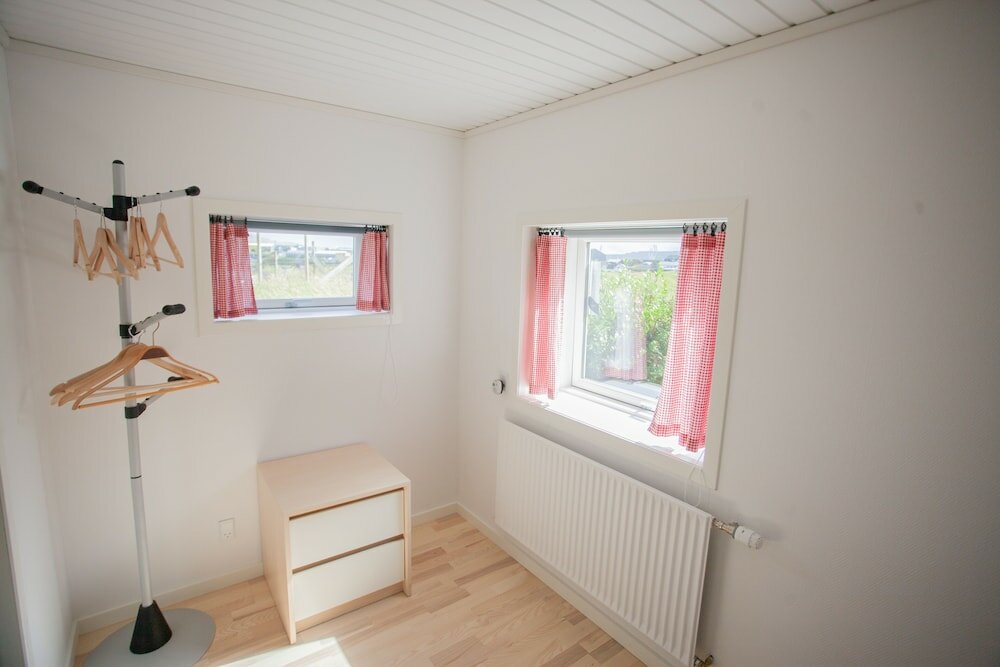 Фото Red Robin - Vacation homes next to Svartifossur waterfall