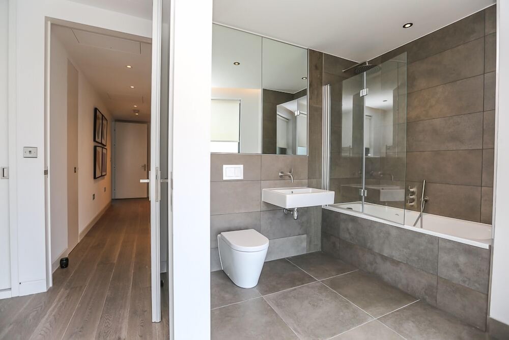 Фото King John Court Apartments