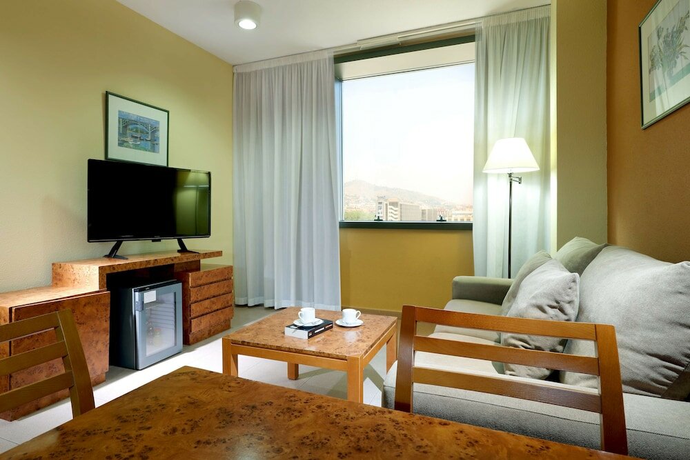 Фото Apartamentos Hesperia Barcelona Sant Joan