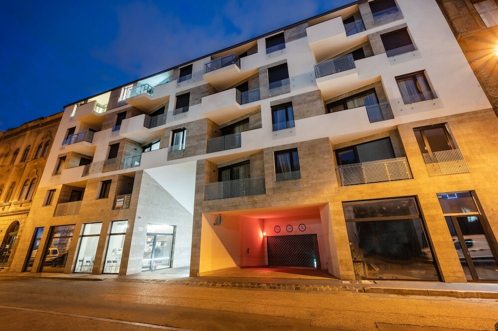 Фото Elisabeth Downtown Apartments by UrbanRent