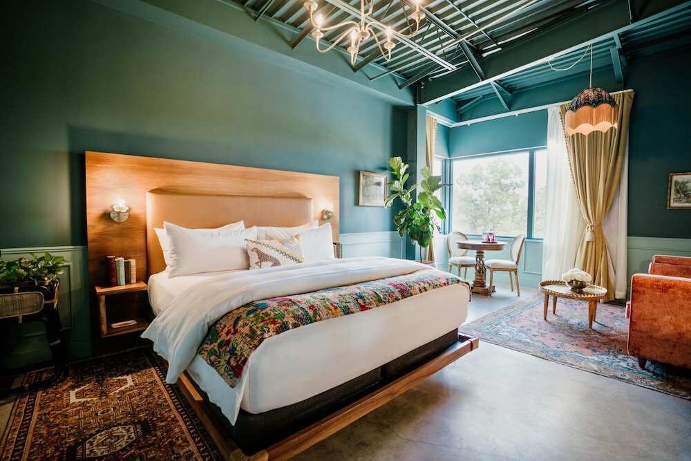 Фото The Frances Modern Inn