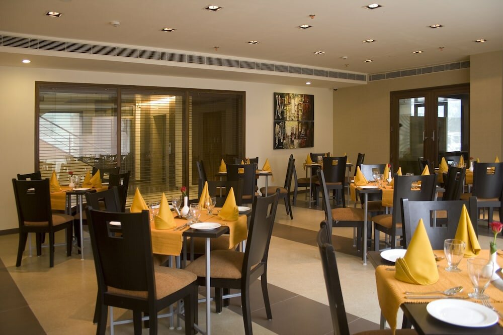 Фото Shervani Hotel Nehru Place