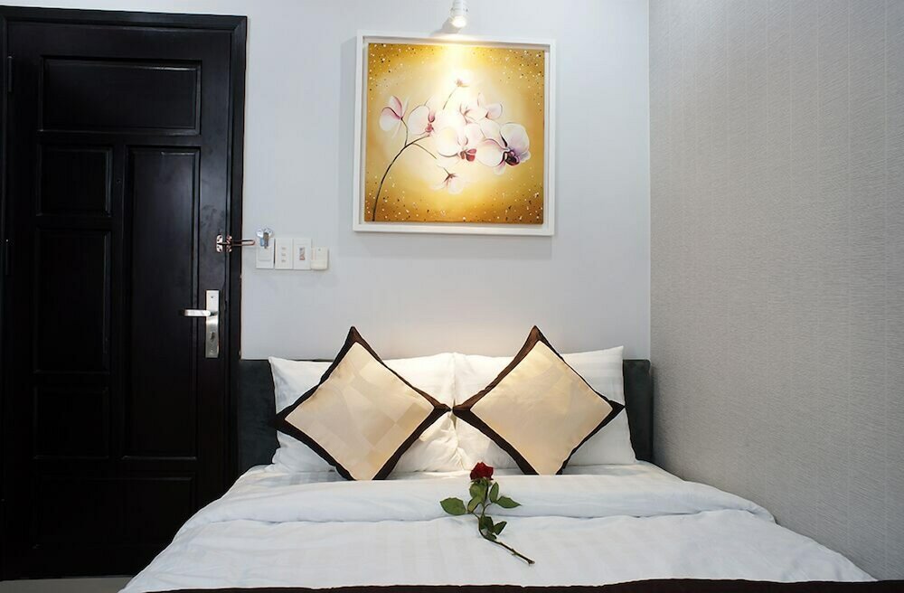 Фото Hanoi Blue Hotel - The Water Front