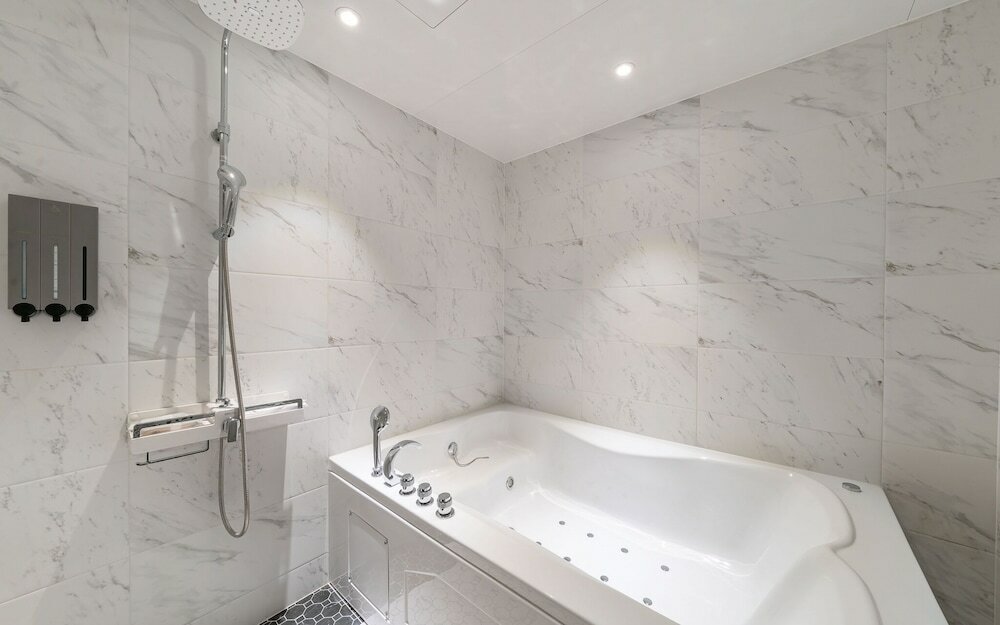 Фото Jongno Dana Hotel