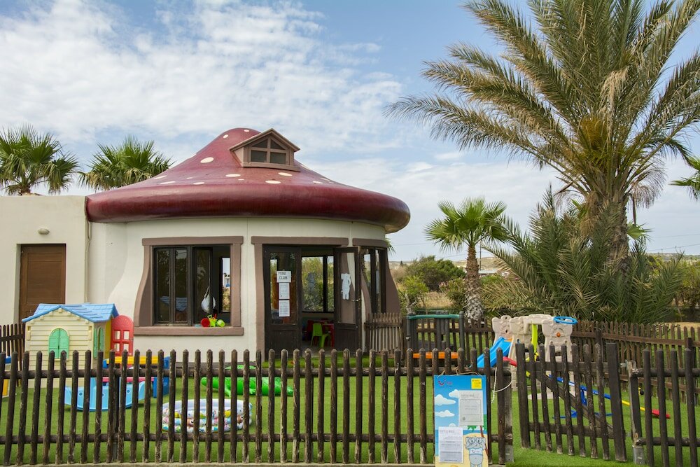 Фото Sovereign Beach Hotel - All Inclusive