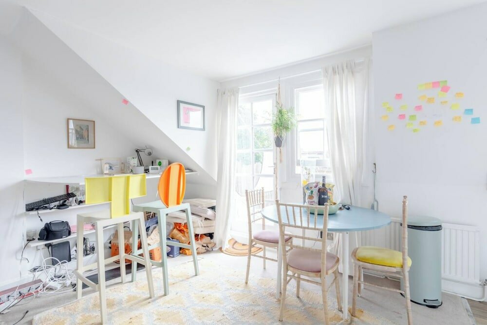 Фото Top Floor 1bd Flat With Balcony - Ladbroke Grove