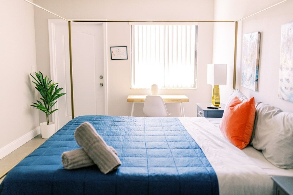 Фото Bayview Apartments by Lowkl