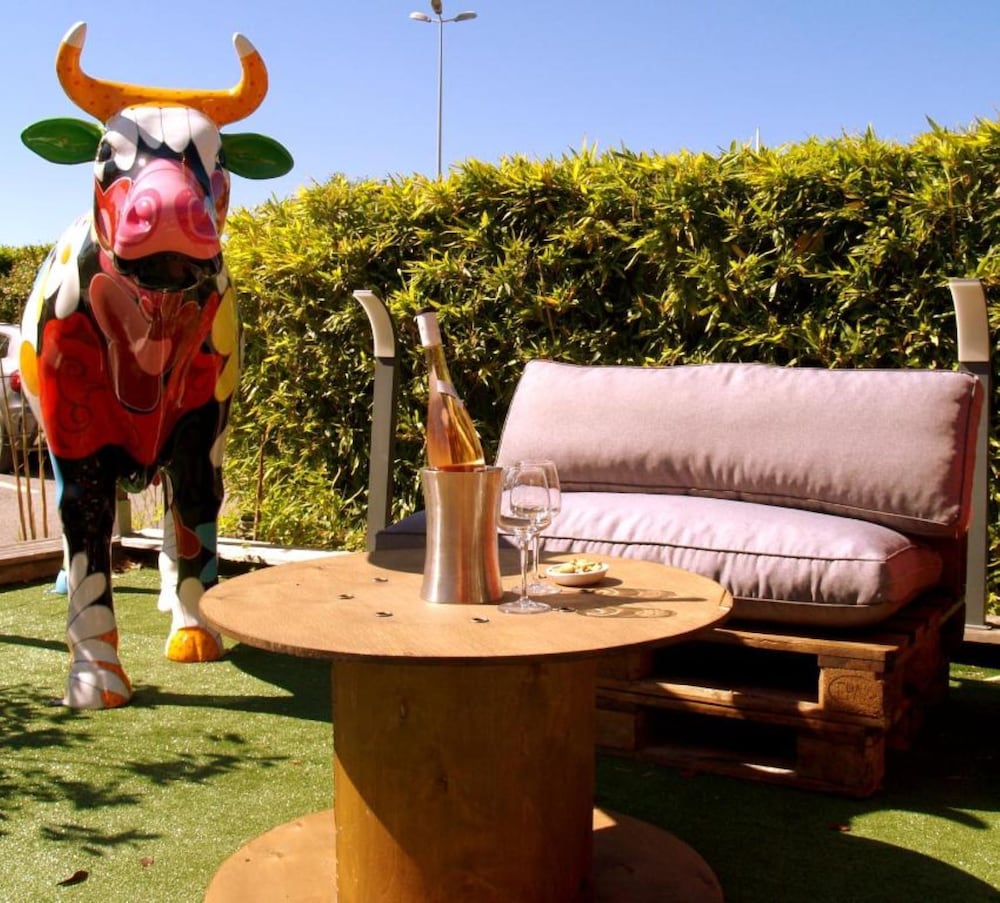 Фото Hôtel Porte de Genève