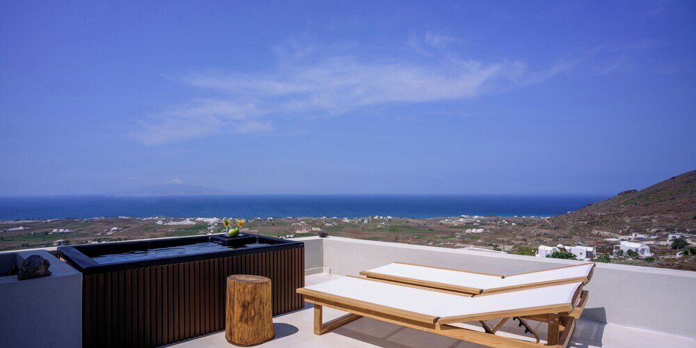 Фото RyoLithos Suites