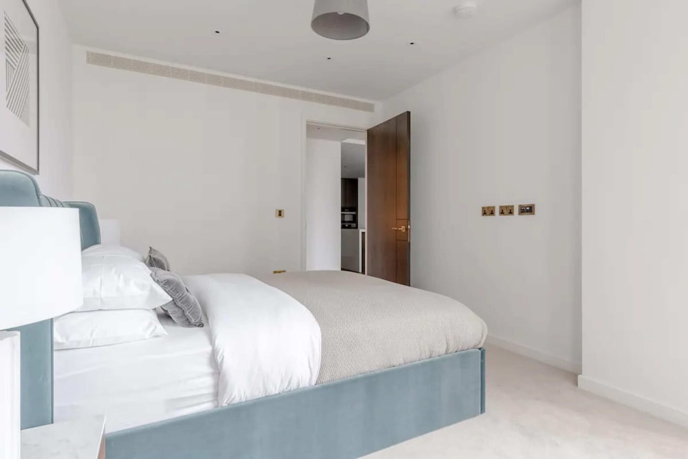 Фото Luxurious 1bd Flat by the River Thames Near Vauxhall