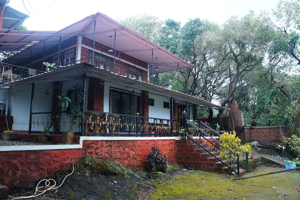 Фото Hotel Godai Girikunj