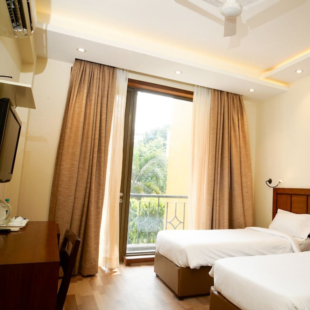 Фото отеля 2