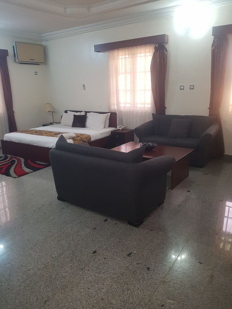 Фото Zeina Suites Abuja