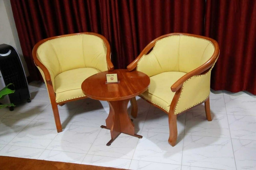 Фото Empolos Hotel Limited