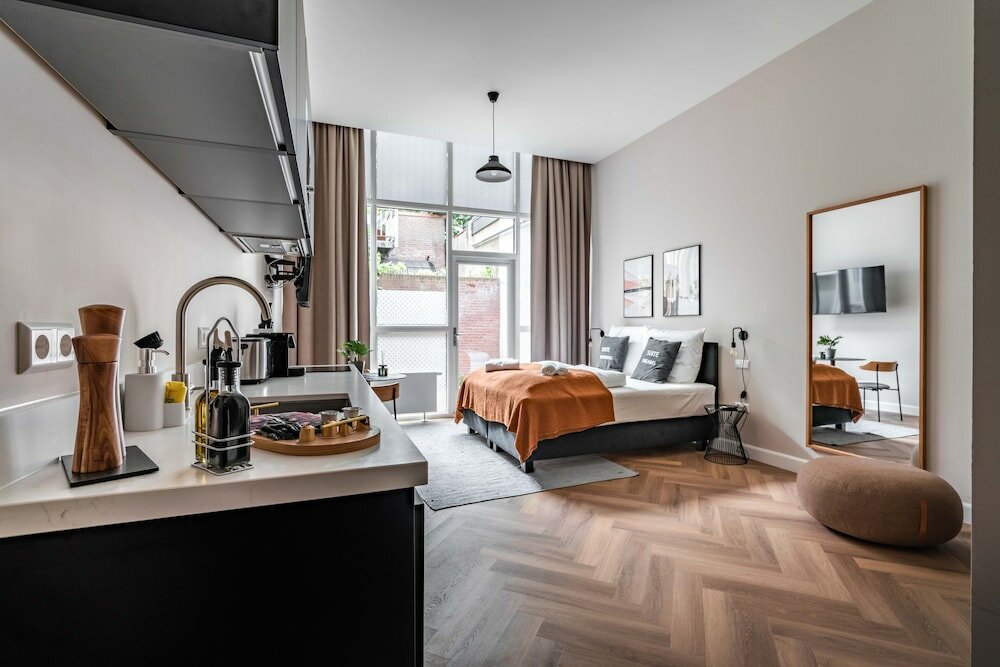 Фото Limehome Den Haag Keizerstraat