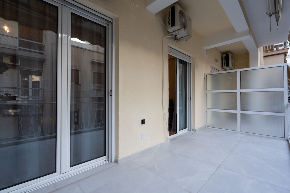 Фото Athens Hippest Apartments